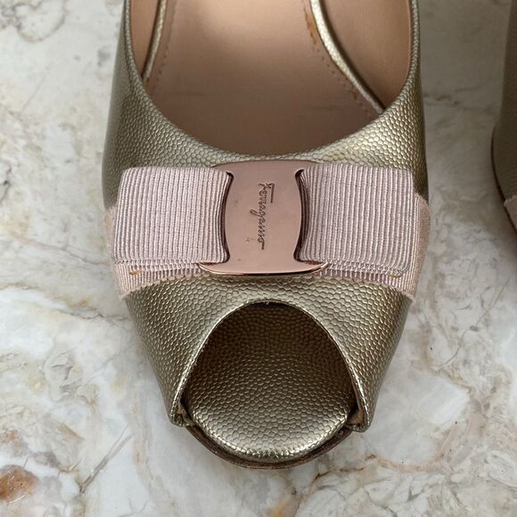 Salvatore Ferragamo Ribes Champagne Patent Leather Open Toe Pumps Heels - Picture 4 of 15